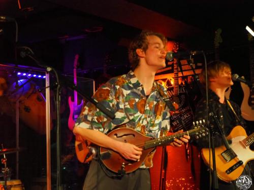 OLYMPUS DIGITAL CAMERA