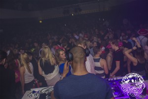 Hoeren en Pooiers -107- 2015 © Les Adu