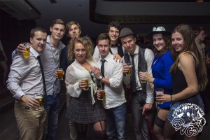 Hoeren en Pooiers -5- 2015 © Les Adu