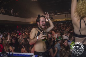 Hoeren en Pooiers -57- 2015 © Les Adu