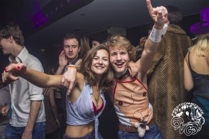 Hoeren en Pooiers -73- 2015 © Les Adu