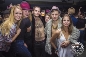 Hoeren en Pooiers -94- 2015 © Les Adu