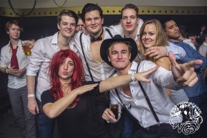 Hoeren en Pooiers -120- 2015 © Les Adu 